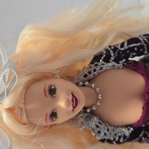 1997 Princess Barbie - Picture 2 of 4